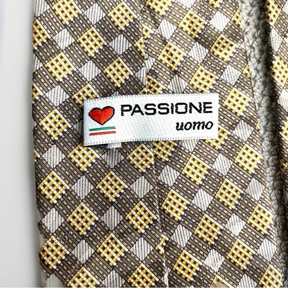 PASSIONE 100% Italian Silk Earth-Toned Checkered Pattern Tie Light Summer Colour - Picture 2 of 5